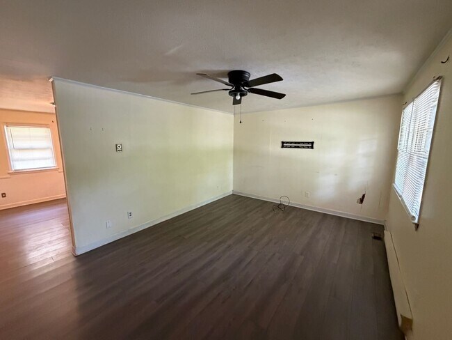 Foto del edificio - 3 Bed, 1.5 Bath Home Available in Greer