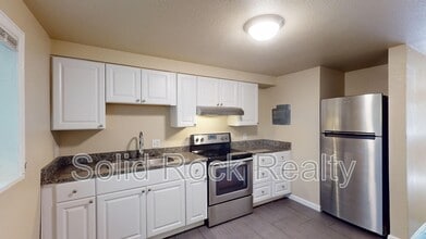 Building Photo - 333 Bonnie Ct