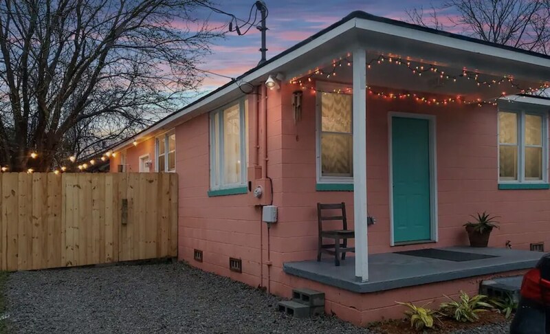 Primary Photo - 2017 Comstock Ave