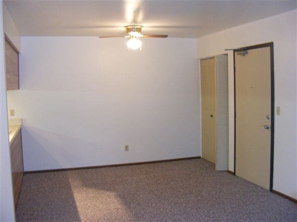 Building Photo - 601 S Erie St