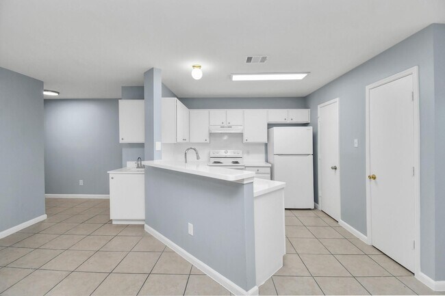 Foto del edificio - 10403 Shadow Oaks Dr