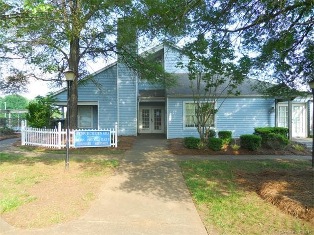 Building Photo - 8020 Tremaine Ct