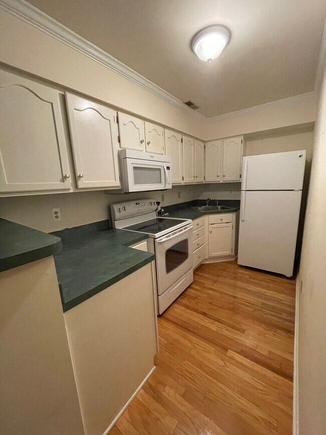 706 Stonewall Ln Unit WalkOut Apartment, Fredericksburg, VA 22407