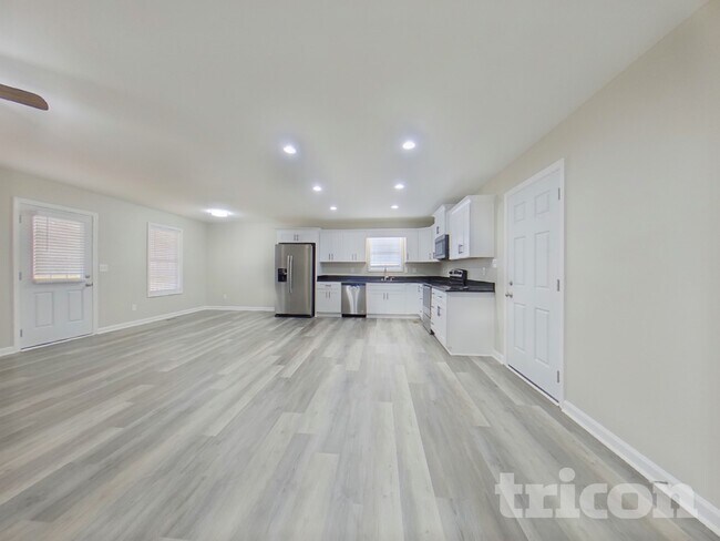 Foto del edificio - 359 River Trace Dr