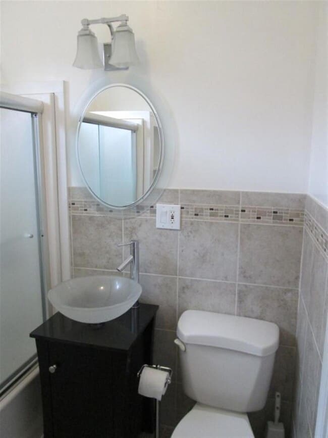 Building Photo - 27 Gilman Ter