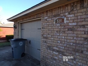 Building Photo - 514 NW Ferris Ave