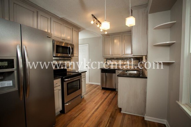 Foto del edificio - 4944 Juniper Dr