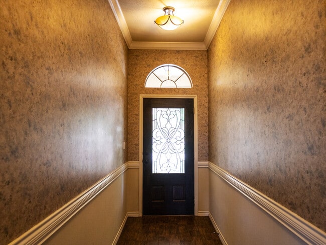 Entry - 488 Harbor Oaks Dr