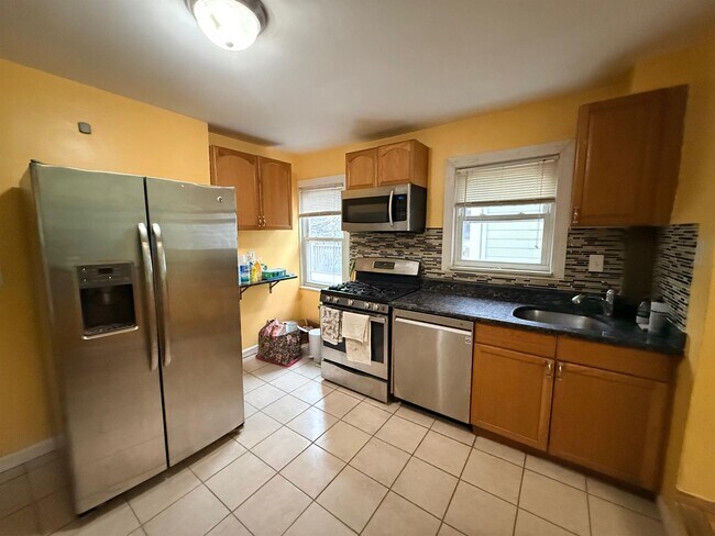 Foto del edificio - 741 Somerville Ave