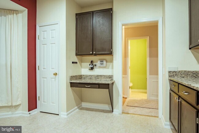 Foto del edificio - 11793 Nates Pl