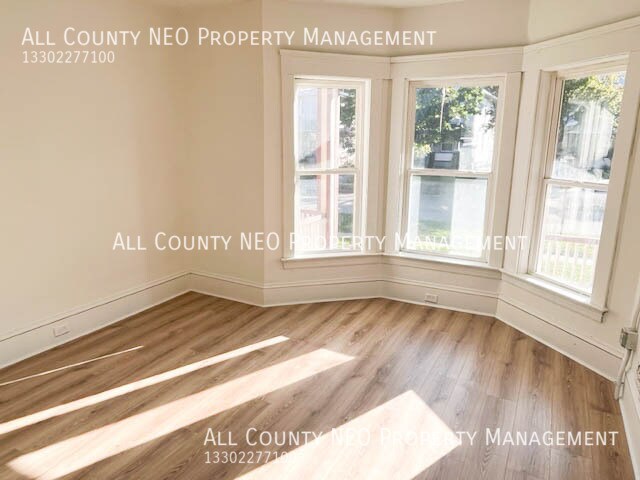 Foto del edificio - 3294 W 98th St