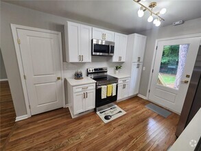 Building Photo - 1195 Starline Dr