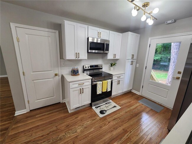 Building Photo - 1195 Starline Dr