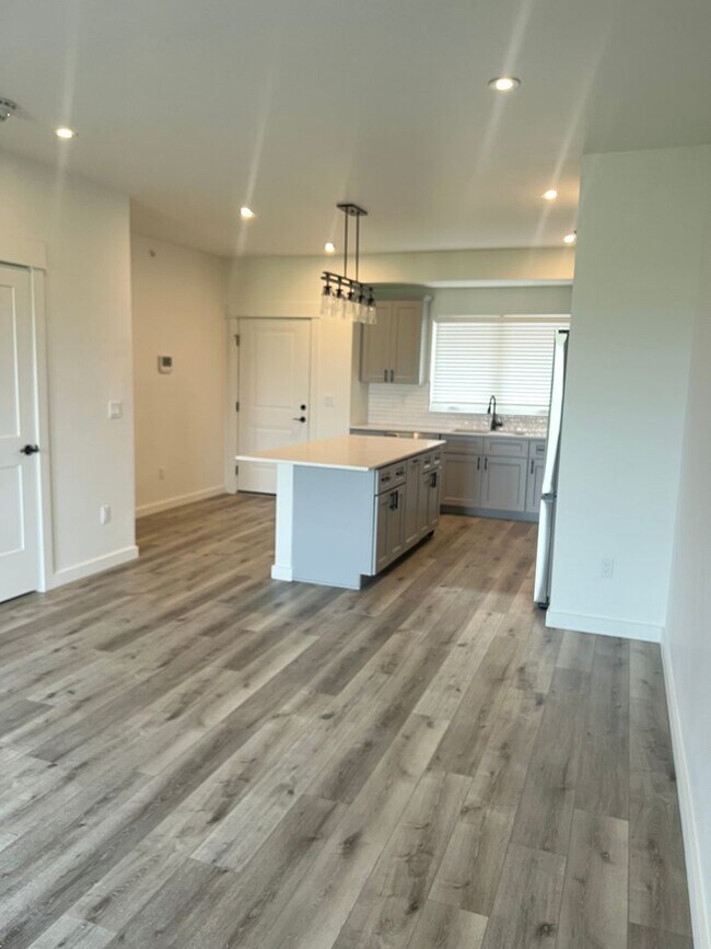 Foto del edificio - New 2 Bed 2 Bath Condo by MSU