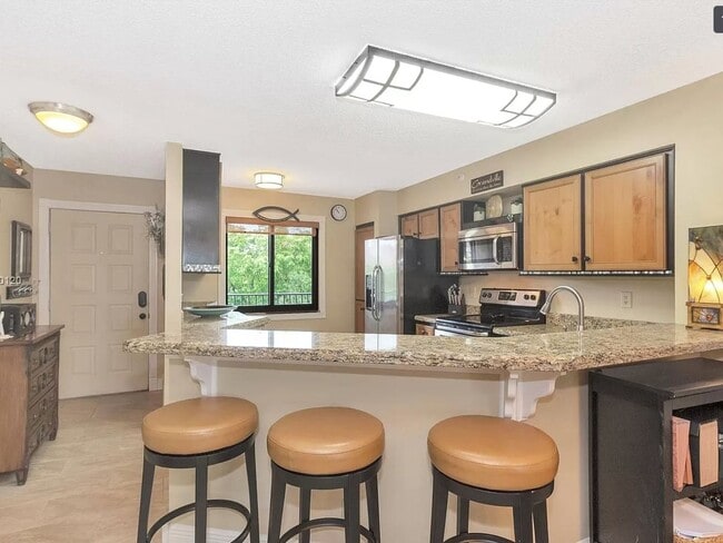 Building Photo - 2 Bedroom Condo in Pompano Beach