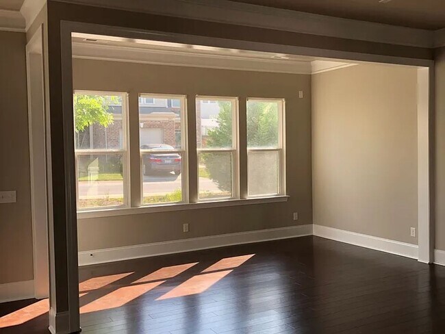 Building Photo - Park South Station Home Available Now!