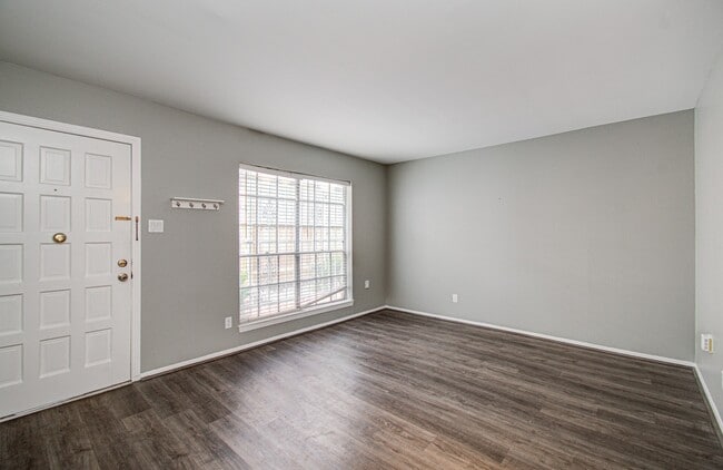 Building Photo - 1713 Huldy St