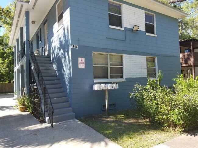 Garantía de vivienda con todos los alquileres que cubre todos los electrodomésticos. - 1564 W 14th St