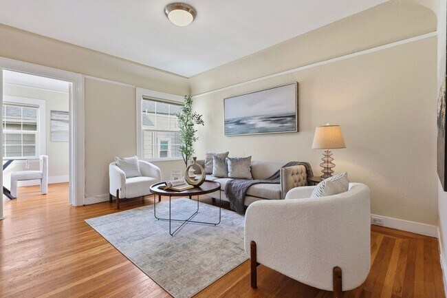 Foto del edificio - Charming Seacliff Top Floor Condo Unit with views of Golden Gate Bridge!