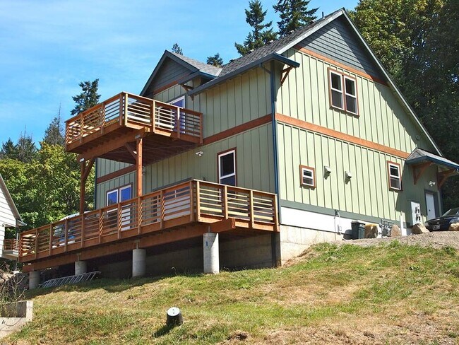 La parte superior es la suite - 6924 SE 108th Ave