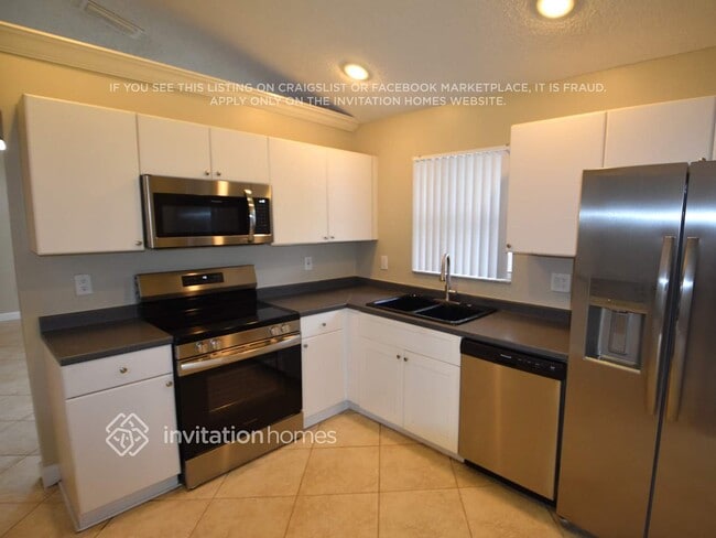 Building Photo - 12152 NW 35th Pl