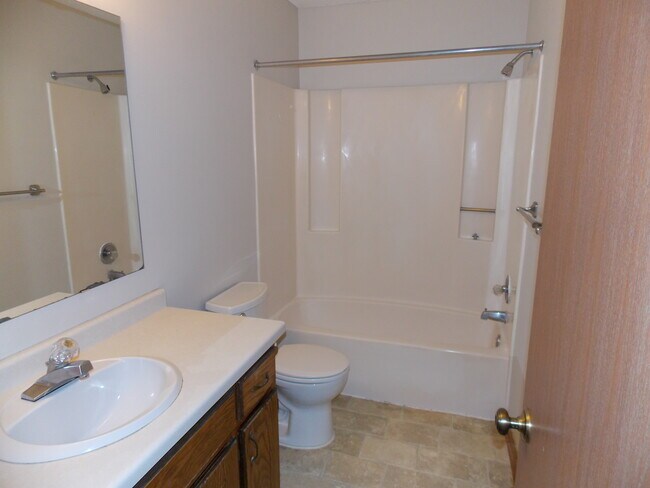 Foto del edificio - 1340 13th St Cir