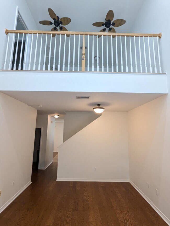 Building Photo - 1537 Bentley Cir