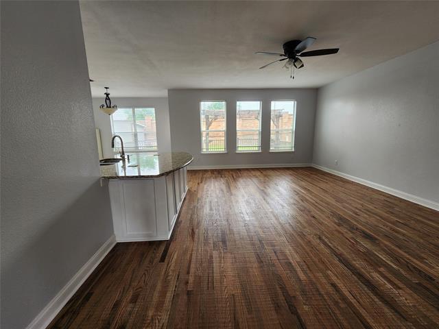 Foto del edificio - 529 Roundrock Ln