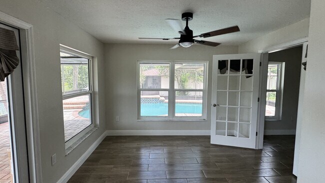 Building Photo - 7409 Lake Forest Cir