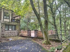 Building Photo - 65 Meadow Glen Ln