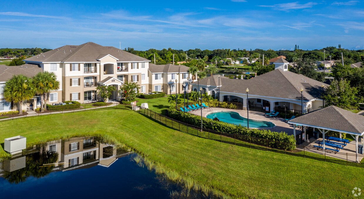 University Village Apartments Melbourne, FL