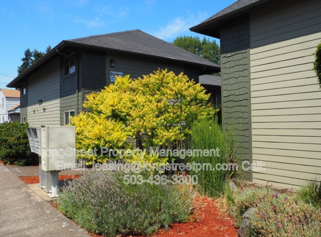 Foto del edificio - 2615 NW Harrison Blvd