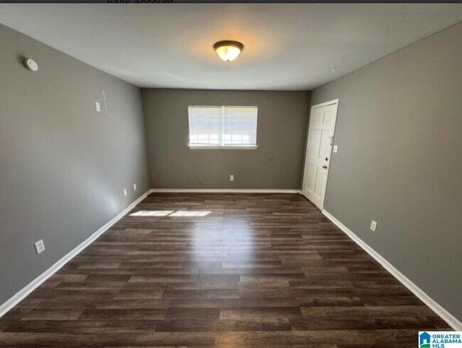Foto del edificio - 836 Old Trail Rd