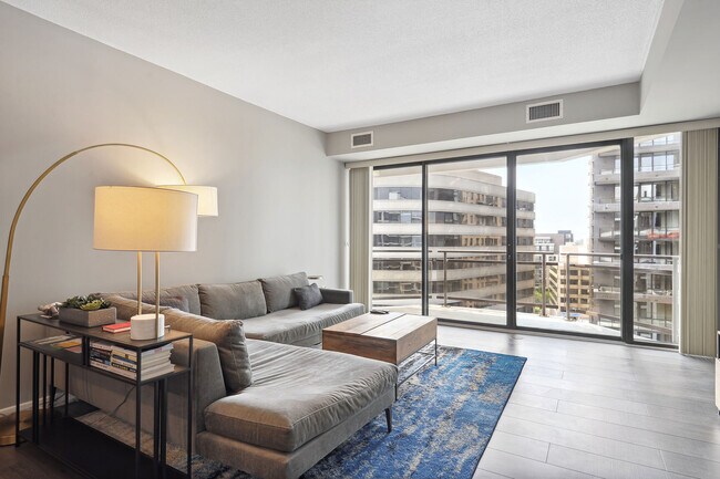 Foto del edificio - 1530 Key Blvd