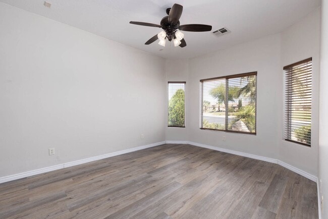 Building Photo - House in Gated Community with Views!