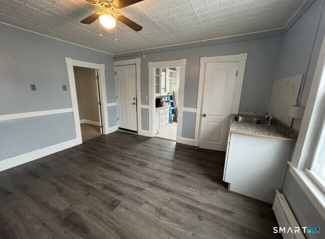 Foto del edificio - 17 Congress Ave