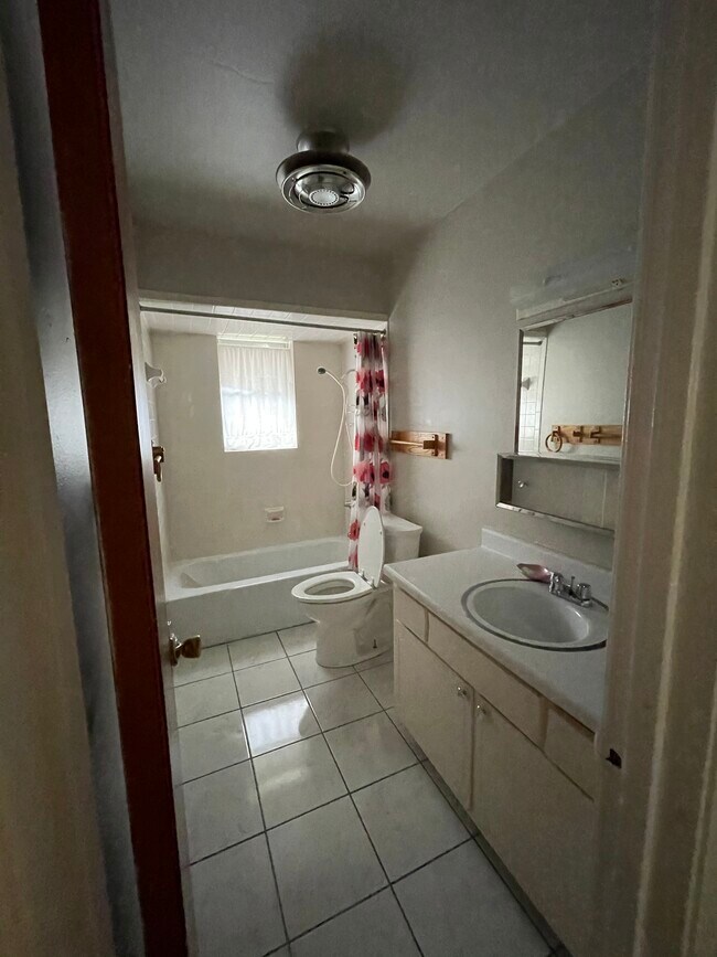 Bathroom - 511 N 25th Street