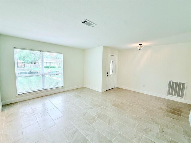 Foto del edificio - 6027 Beaudry Dr
