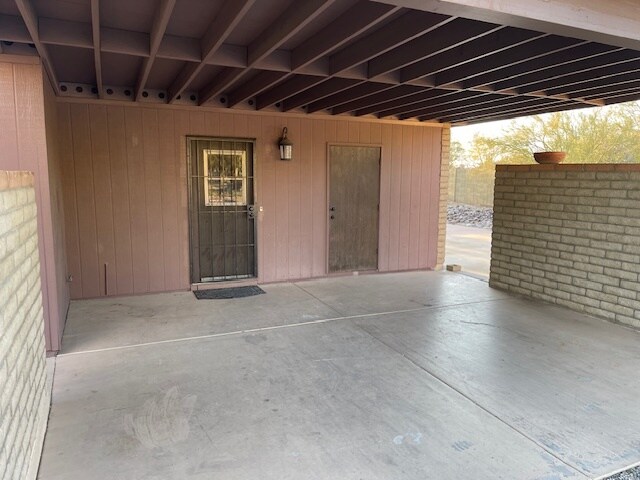 Building Photo - 8001 N El Tovar Pl
