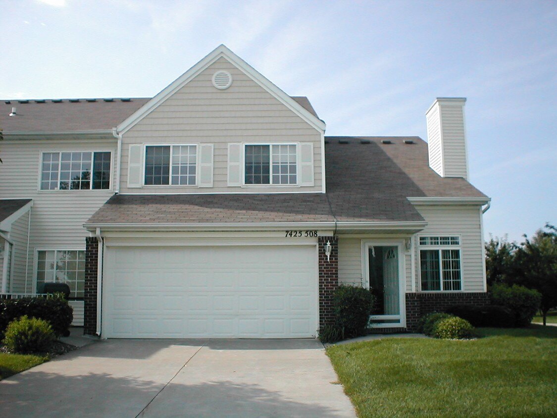 7425 Wistful Vista Dr, West Des Moines, IA 50266 Condo for Rent in
