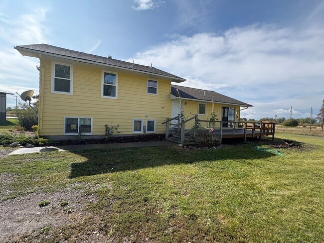 Foto del edificio - 4 bedroom, 2 bathroom Home off Spring Hill...