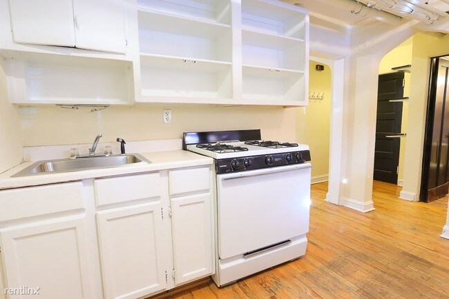 Building Photo - 4411 N Wolcott Ave