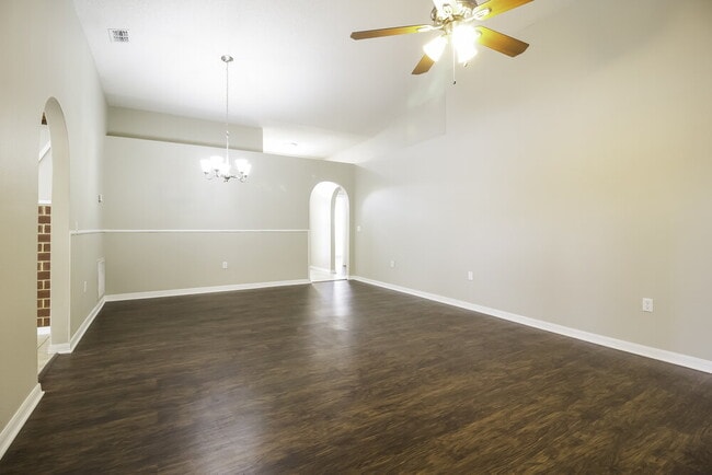 Building Photo - 11821 Pethrick Dr