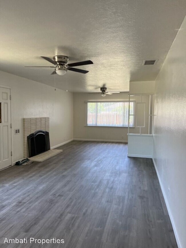 Building Photo - 3 br, 1.5 bath House - 2925 N. Third Street