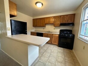 Building Photo - 438 Mower Dr