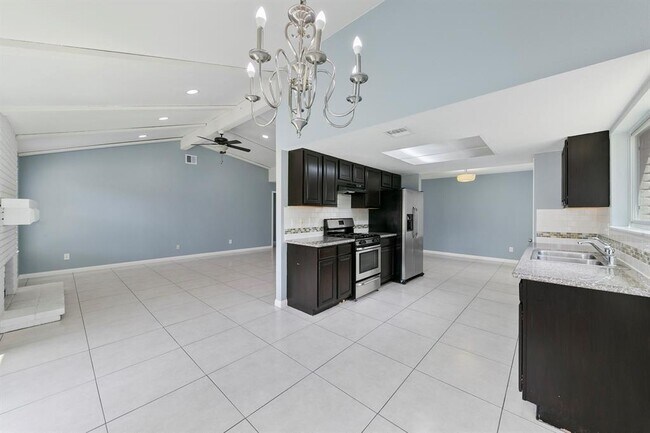Foto del edificio - 718 N Fork Ct