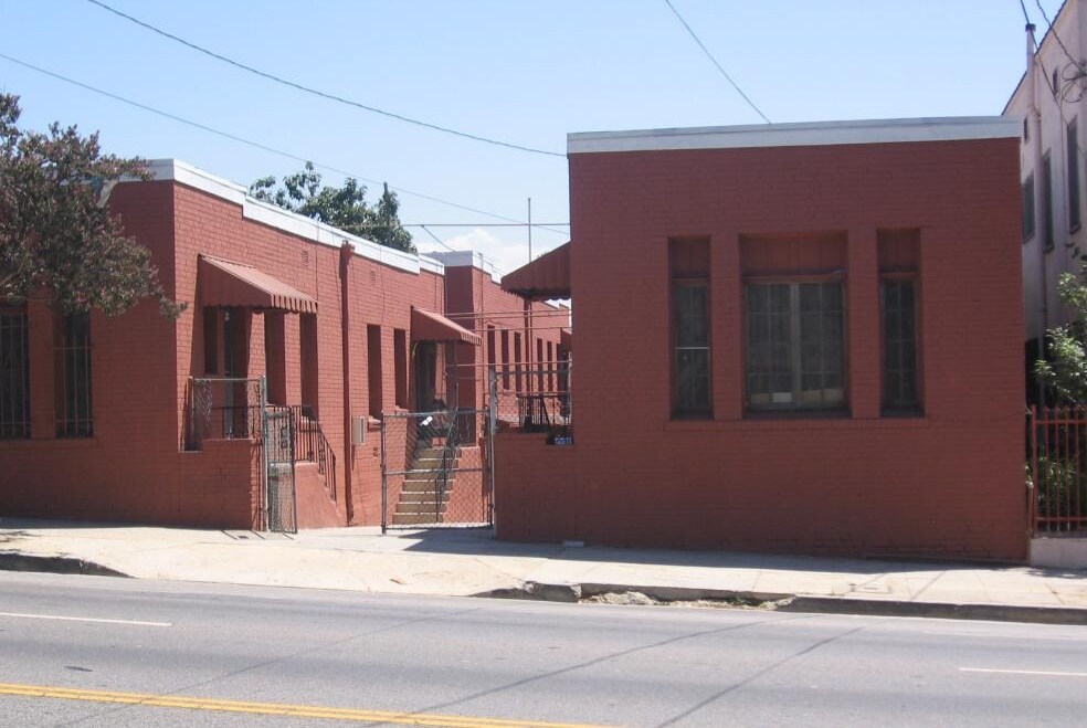 Foto del edificio - 246-248 N Alvarado St