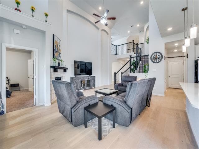 Building Photo - 2094 Creekbluff Cir