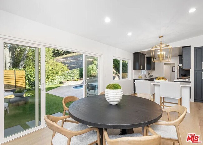 Foto del edificio - 3852 Sherview Dr