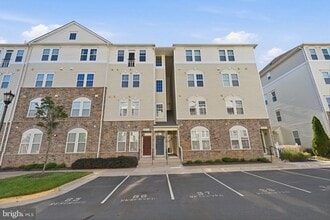 Building Photo - 24678 Byrne Meadow Square